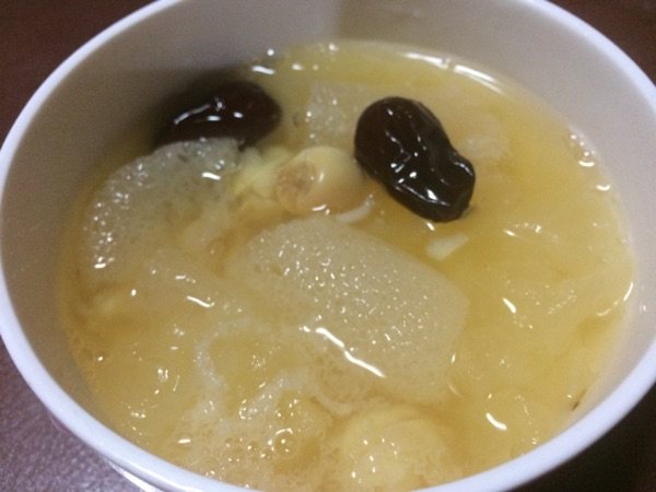银耳莲子竹荪汤步骤8