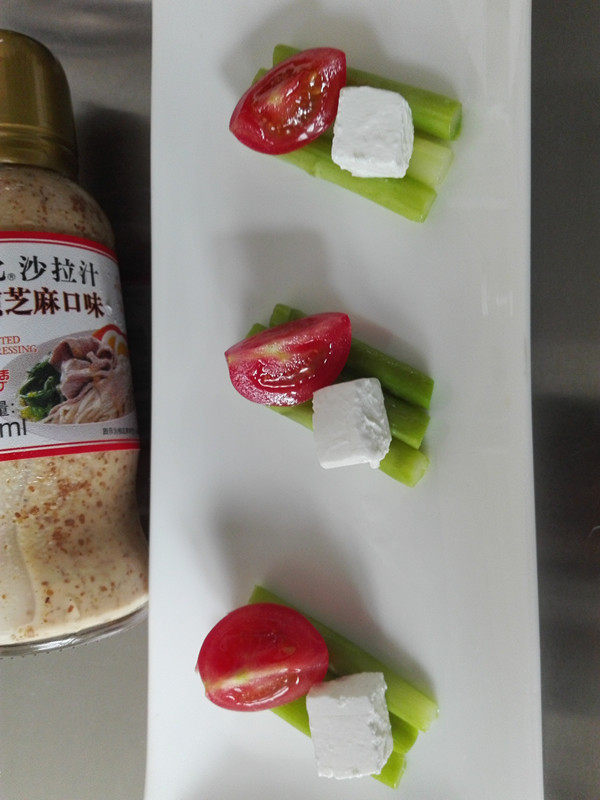 芦笋奶酪沙拉步骤6