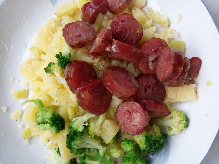 #美味的朋友#腊肠土豆步骤4