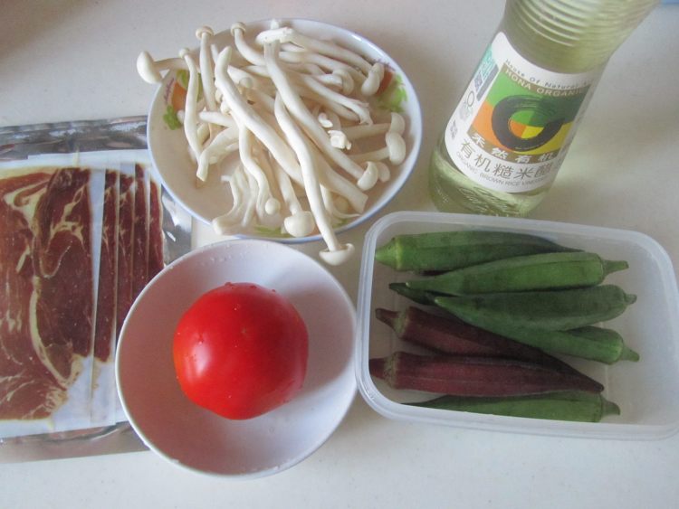 秋葵蘑菇火腿沙拉步骤1