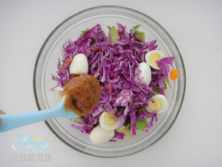 牛油果蔬菜沙拉步骤9