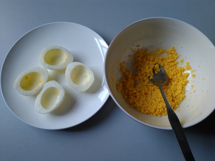 水芹鸡蛋杯沙拉步骤7