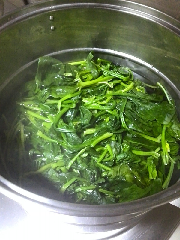 菠菜拌鸡蛋步骤3