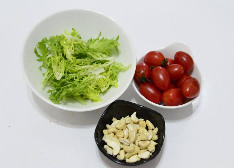 腰果苦菊步骤1