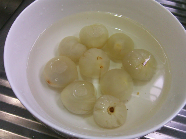 荔枝虾仁沙拉步骤5
