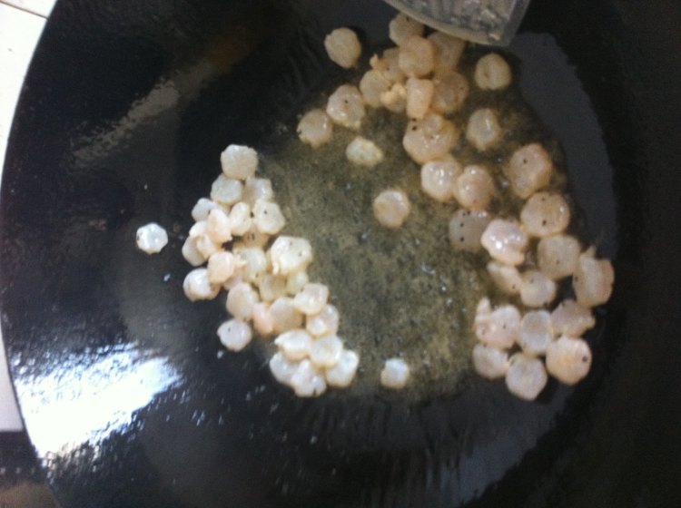 牛油果虾蔬色拉步骤3