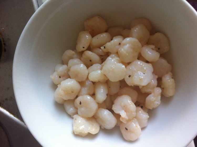 牛油果虾蔬色拉步骤4