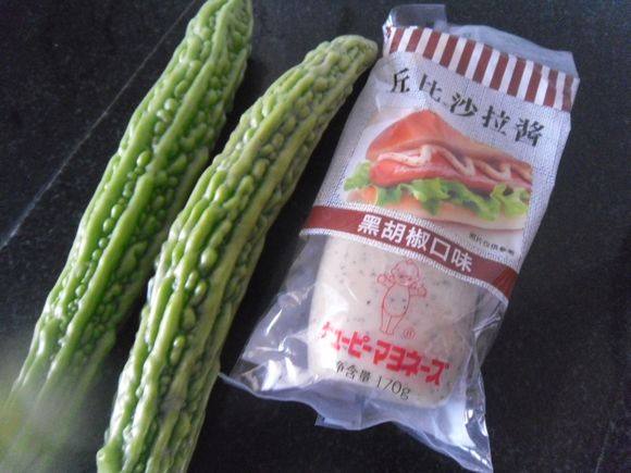 胡椒味苦瓜沙拉步骤1