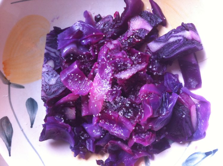 紫甘蓝牛油果色拉步骤4