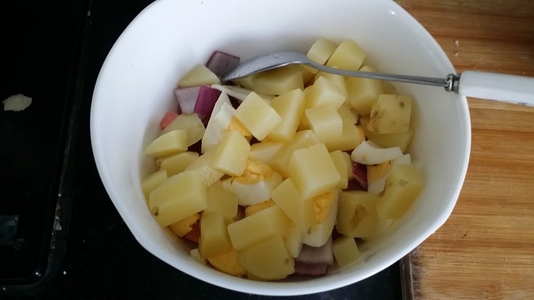 土豆火腿鸡蛋沙拉步骤7