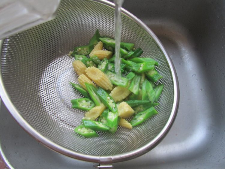 金枪鱼黄秋葵蔬菜沙拉步骤4