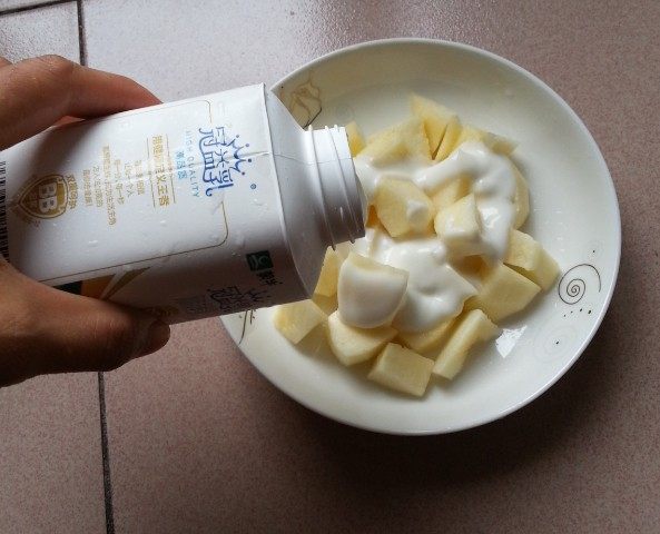 苹果椰子酸奶步骤4
