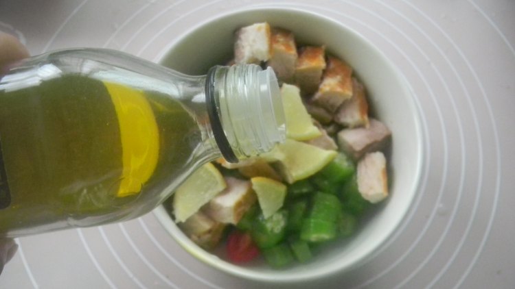 鲟鱼熏肉色拉步骤9