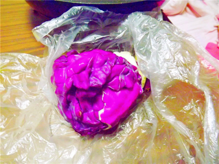 皮蛋杂蔬沙拉步骤1