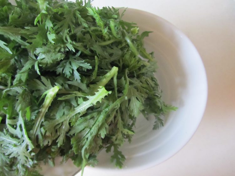 火腿茼蒿水果酸奶沙拉步骤2