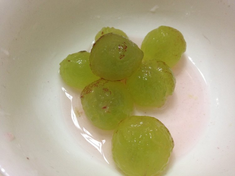 鲜虾水果沙拉步骤7