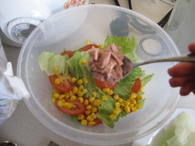 金枪鱼蔬菜沙拉步骤7