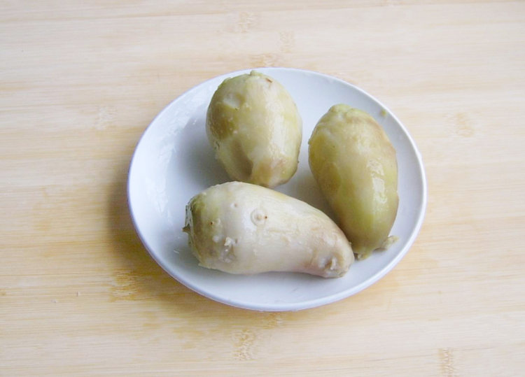 香芋蓝莓沙拉步骤1
