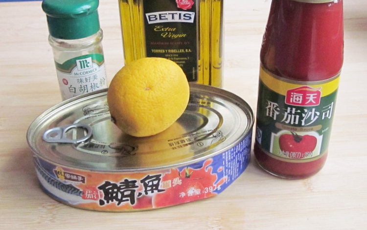 鲭鱼火腿沙拉步骤1