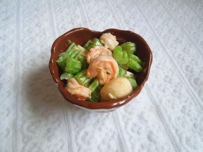 马蹄虾仁沙拉步骤8