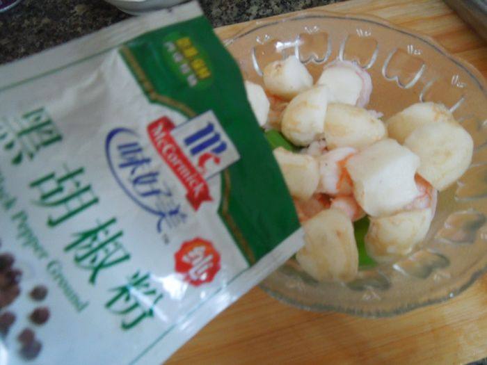 马蹄虾仁沙拉步骤7