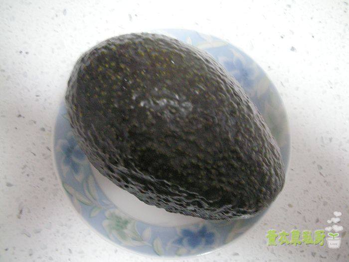 鲜虾鳄梨沙拉步骤2