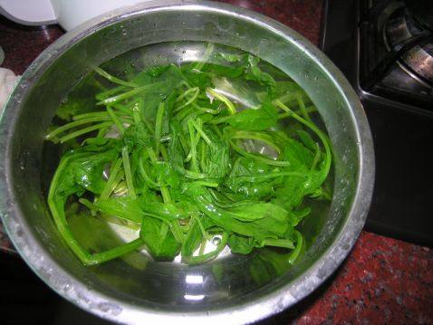 银耳番茄沙拉步骤2