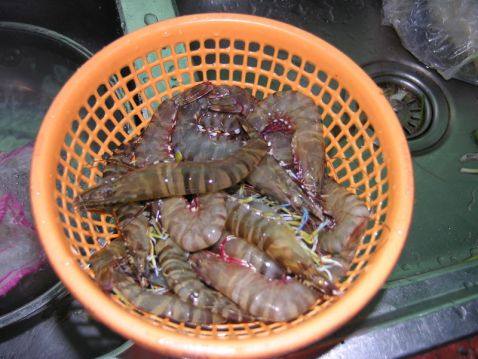 鲜虾卷心菜沙拉步骤1