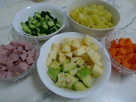 蔬菜杂果沙拉步骤2