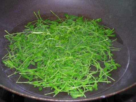 蘑菇豆苗沙拉步骤4