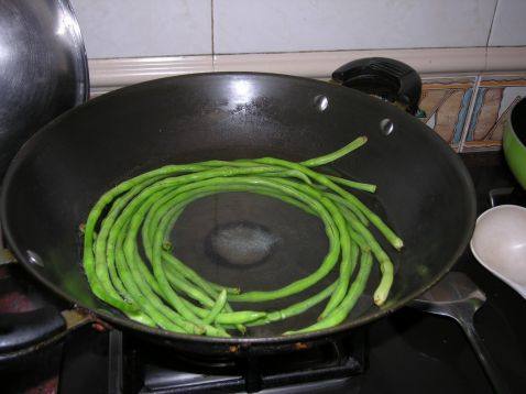 芒果豇豆沙拉步骤1
