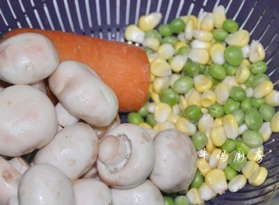 金菇沙拉步骤1