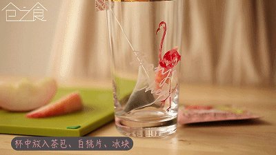 少女白桃气泡茶步骤3