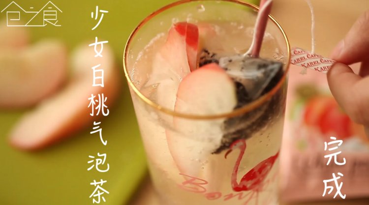 少女白桃气泡茶步骤5