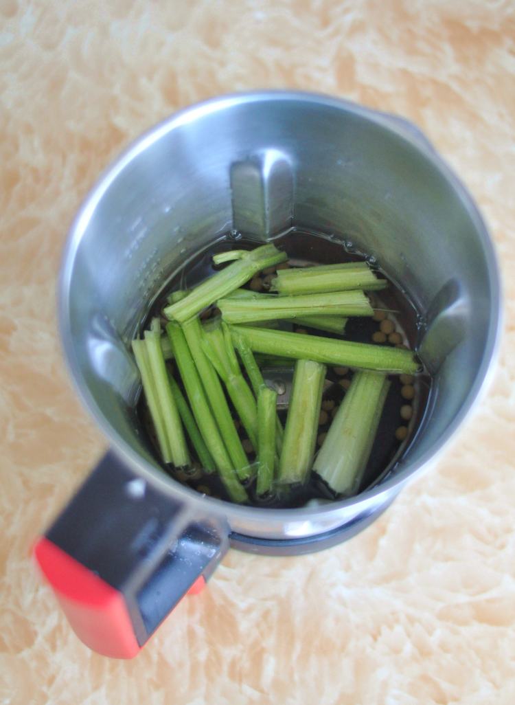 西芹豆浆步骤2