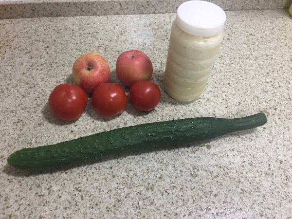 黄瓜苹果番茄汁步骤1