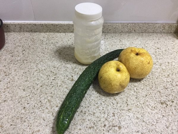 黄瓜雪梨汁步骤1