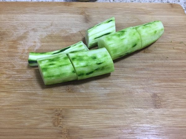 黄瓜雪梨汁步骤2