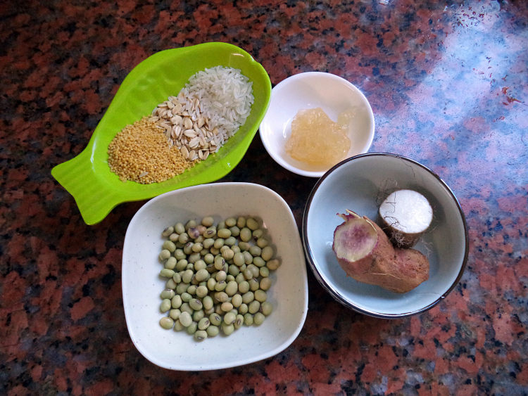 山药红薯米豆浆步骤1
