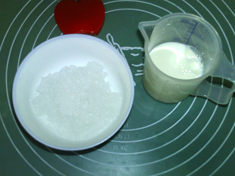 蔓越莓雪燕牛奶步骤1