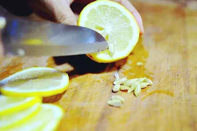 蜂蜜腌柠檬步骤4