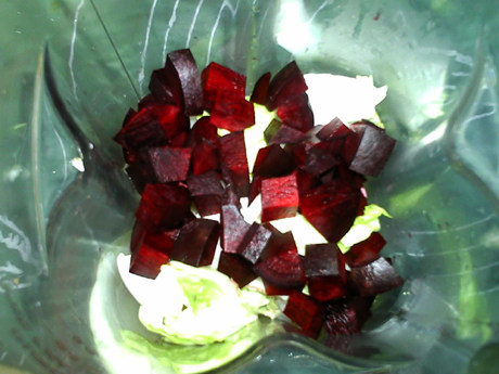 白菜甜菜根梨饮步骤5