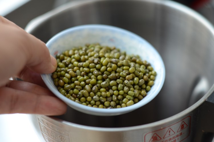 薏米木瓜花粉绿豆浆步骤4