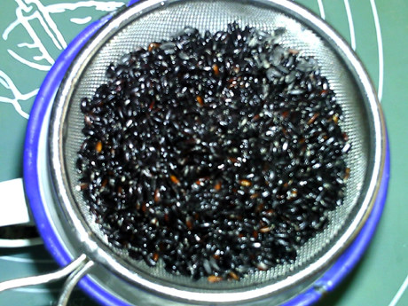 花生黑米糊步骤2
