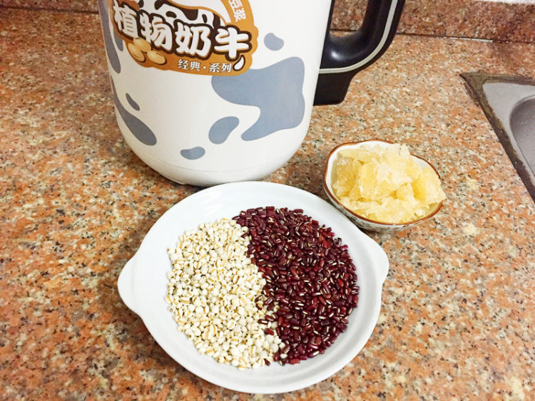 赤小豆薏米袪湿饮步骤1
