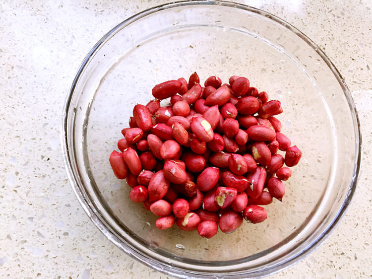 自制花生牛奶步骤1