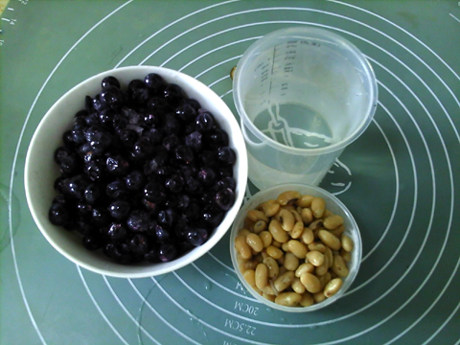葡萄熟豆豆浆步骤1