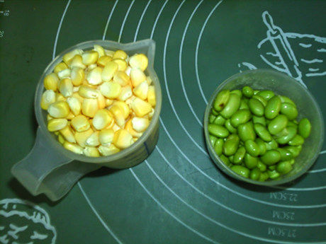 青豆玉米浆步骤1