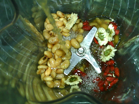 菊花枸杞熟豆豆浆步骤6