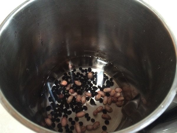 黑豆花生豆浆步骤2